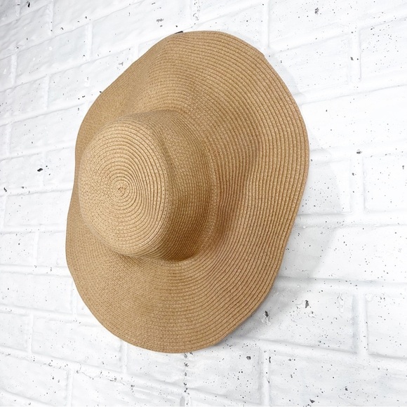OLD NAVY Paper/Polyester Wide Brim Beach hat | Foldable/Packable - Picture 1 of 4